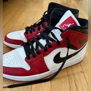 Air Jordan 1 Mid - Chicago White Heel